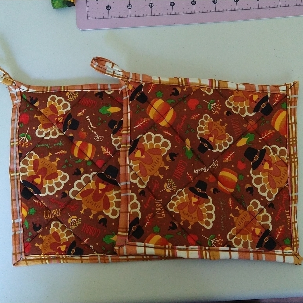 Homemade gobble thanksgiving potholders for the holidays!